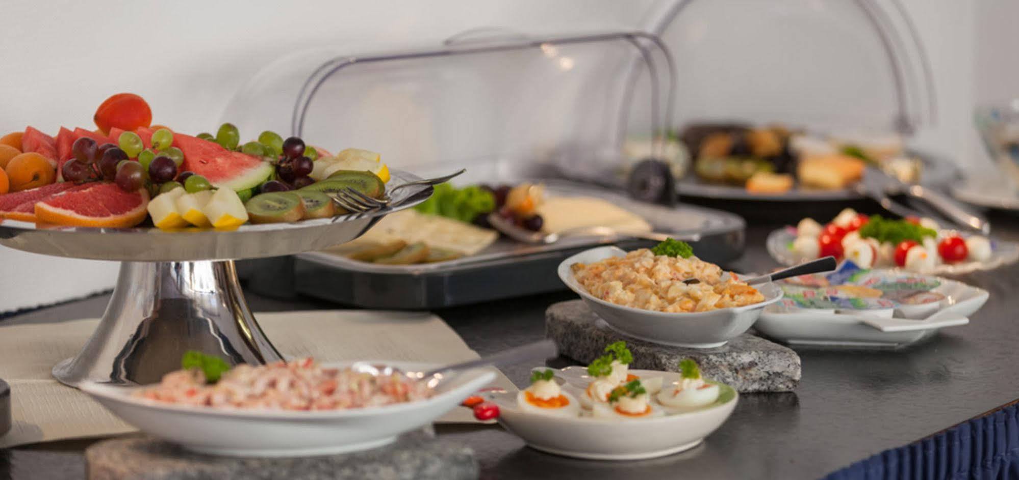Hotel Meerzeit Binz Ngoại thất bức ảnh